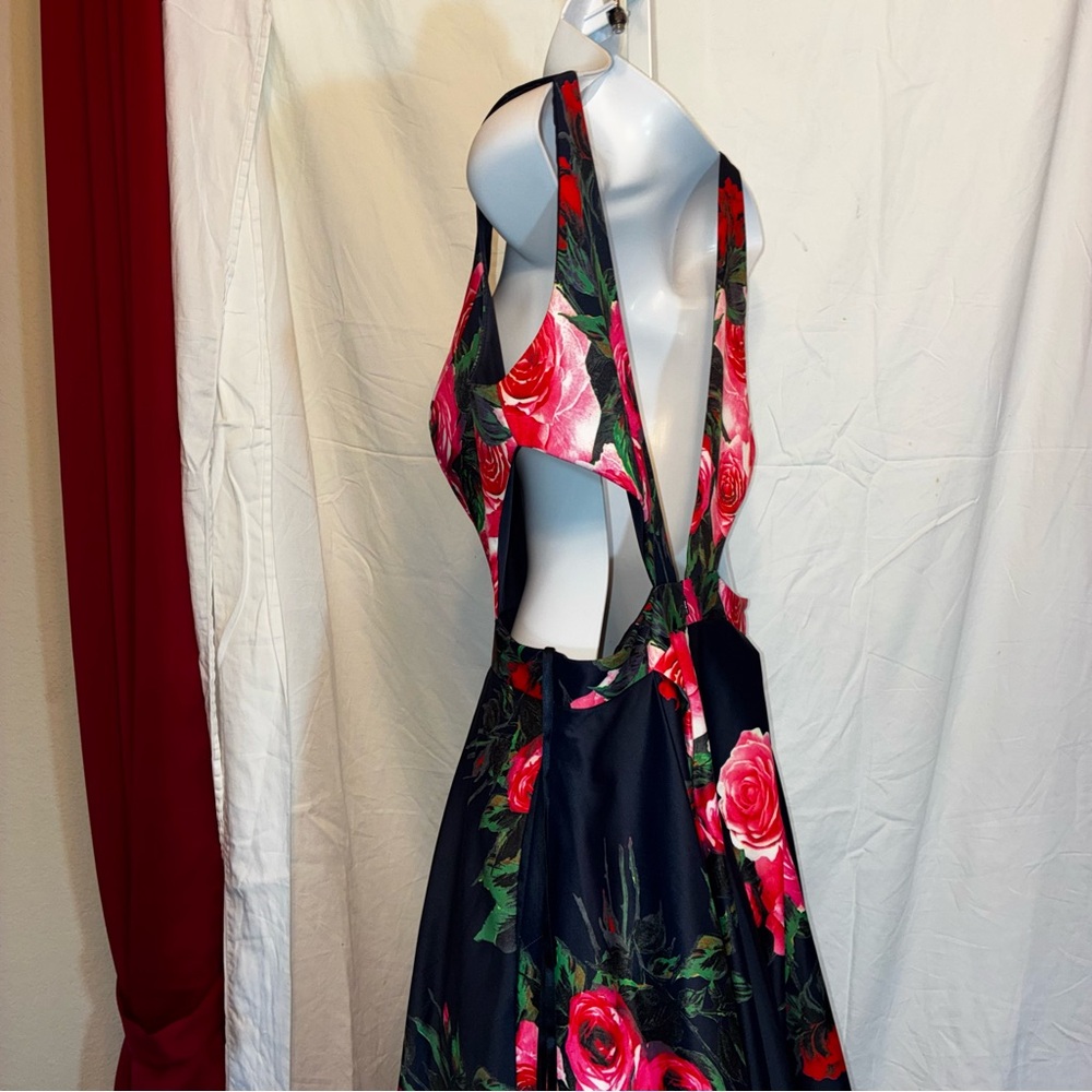 🔥🔥 David's Bridal Navy Floral Dress with Petricoat - Picture 13 of 16